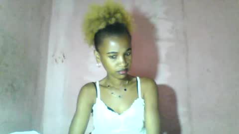 Snapshot of claudiannah chatting on 07-11-26, 06:27 claudianne online show from 07-11-26, 06:27