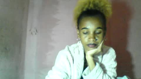 Snapshot of claudiannah chatting on 07-12-26, 06:48 claudianne online show from 07-12-26, 06:48