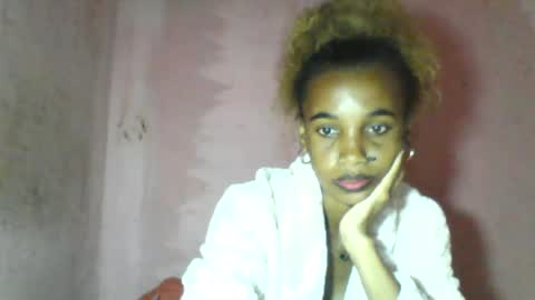 Snapshot of claudiannah chatting on 07-21-26, 04:42 claudianne online show from 07-21-26, 04:42