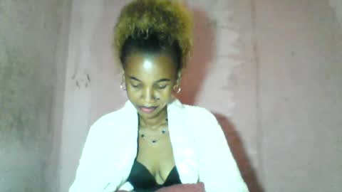 Snapshot of claudiannah chatting on 07-22-26, 04:48 claudianne online show from 07-22-26, 04:48