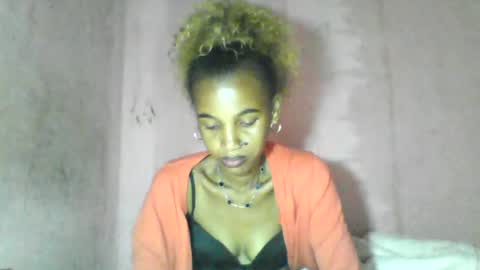 Snapshot of claudiannah chatting on 07-23-26, 03:54 claudianne online show from 07-23-26, 03:54