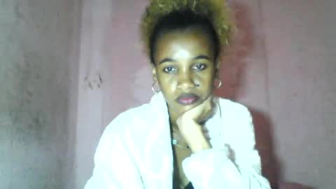 Snapshot of claudiannah chatting on 07-25-26, 05:49 claudianne online show from 07-25-26, 05:49