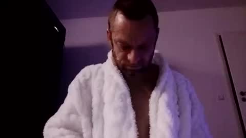 Florian online show from 12-16-25, 04:39