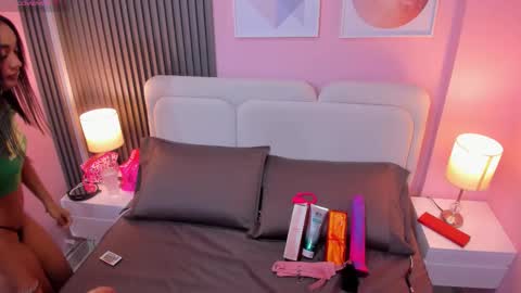 clauwdeen  wolf online show from 10-14-25, 07:47