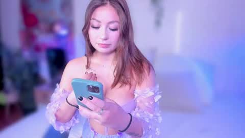 Snapshot of cleeo_brown chatting on 10-08-25, 09:34 Cleo online show from 10-08-25, 09:34