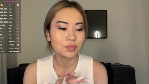 Lili online show from 04-04-26, 01:08