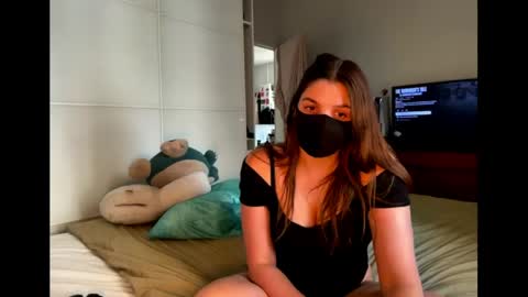 Snapshot of clementine75009 chatting on 05-08-26, 02:55 clementine75009 online show from 05-08-26, 02:55