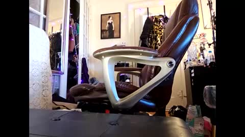 Snapshot of clementine_muffin chatting on 01-07-25, 10:41 Clementine Muffin online show from 01-07-25, 10:41