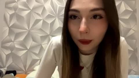 Snapshot of clementinemarak chatting on 01-12-26, 02:55 Alisa online show from 01-12-26, 02:55