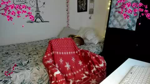 Snapshot of cleo_christmas chatting on 06-14-26, 12:19 cleo_christmas online show from 06-14-26, 12:19
