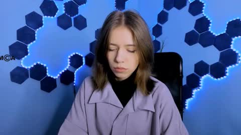 Snapshot of cleo_cool chatting on 02-18-26, 09:38 ur Cleo online show from 02-18-26, 09:38