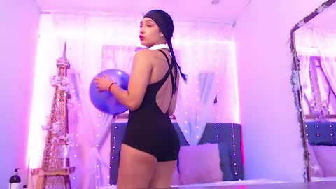 Cleo  online show from 10-11-25, 07:34
