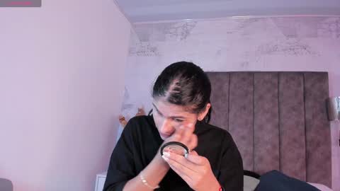 Snapshot of cleopatraa1 chatting on 01-04-25, 05:26 Cleopatra online show from 01-04-25, 05:26