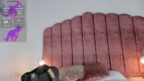 Snapshot of cleopatraa1 chatting on 03-05-25, 02:03 Cleopatra online show from 03-05-25, 02:03