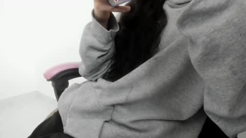 Snapshot of cleosexxx chatting on 09-18-25, 06:54 cleo y maikol online show from 09-18-25, 06:54