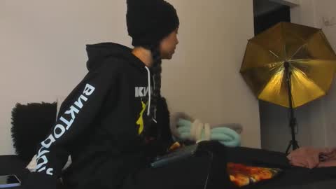 Snapshot of cleosexxx chatting on 10-19-25, 09:43 cleo y maikol online show from 10-19-25, 09:43