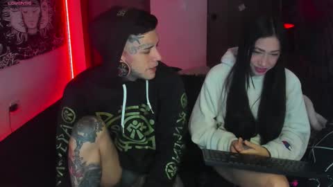 Snapshot of cleosexxx chatting on 11-22-25, 08:13 cleo y maikol online show from 11-22-25, 08:13