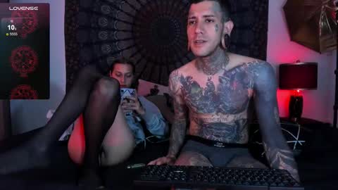 Snapshot of cleosexxx chatting on 01-15-26, 08:23 cleo y maikol online show from 01-15-26, 08:23