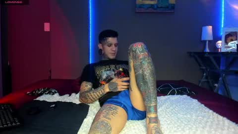 Snapshot of cleosexxx chatting on 03-26-26, 05:35 cleo y maikol online show from 03-26-26, 05:35