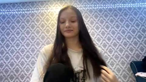 Cleo online show from 12-02-25, 04:13