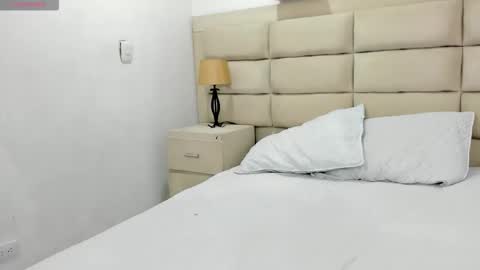 cleowhite_ online show from 11-12-25, 04:02