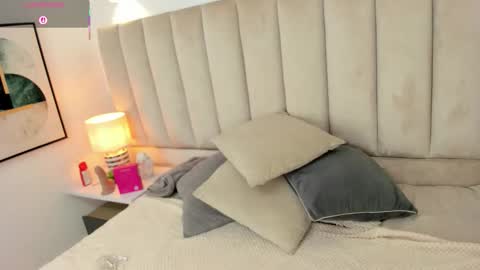 clhoe_johnson_ online show from 10-07-25, 12:46