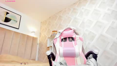 Snapshot of clhoe_johnson_ chatting on 07-01-26, 09:00 clhoe_johnson_ online show from 07-01-26, 09:00