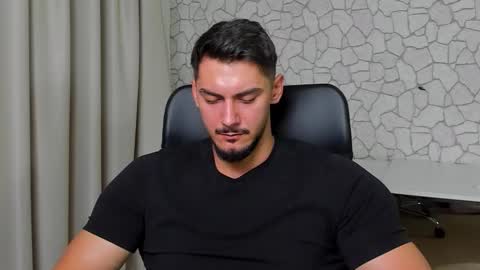 Snapshot of clintmasterss chatting on 11-03-25, 05:20 ClintMasterss online show from 11-03-25, 05:20