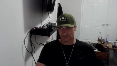 Snapshot of clintwood12 chatting on 06-11-26, 02:22 chad online show from 06-11-26, 02:22