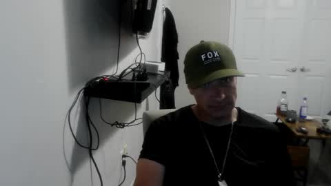 Snapshot of clintwood12 chatting on 06-11-26, 02:53 chad online show from 06-11-26, 02:53