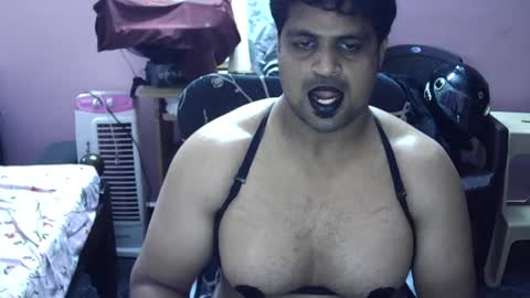 Snapshot of clitorisgspot69 chatting on 03-09-25, 05:28 Raj online show from 03-09-25, 05:28