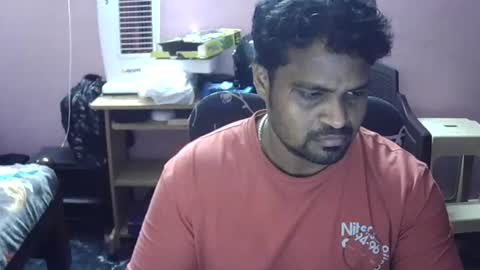 Snapshot of clitorisgspot69 chatting on 10-12-25, 06:29 Raj online show from 10-12-25, 06:29