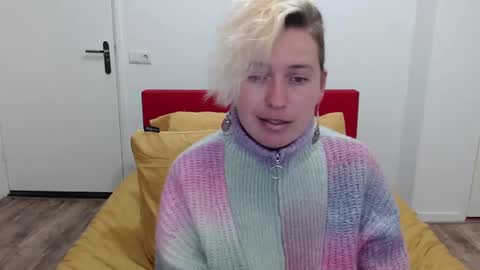 Syl  online show from 02-16-25, 07:49