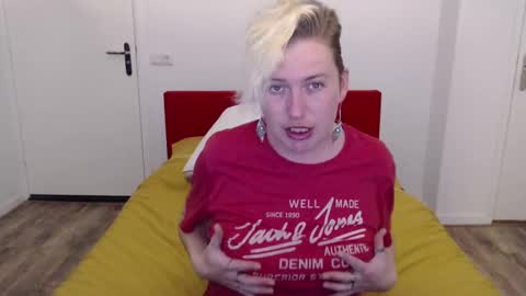 Syl  online show from 02-23-25, 06:34