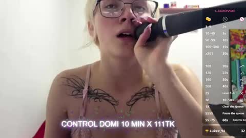 Snapshot of cloe_five chatting on 02-20-26, 03:01 CLOE online show from 02-20-26, 03:01