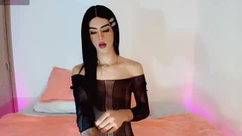 CLOE REMINTON online show from 01-27-25, 07:35