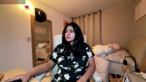 cloe small online show from 12-03-25, 01:46