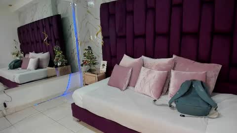 Snapshot of cloe_spencer chatting on 12-03-25, 05:11 Cloe online show from 12-03-25, 05:11