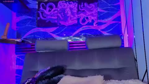 Snapshot of cloee_cameron chatting on 06-30-26, 07:15 cloee_cameron online show from 06-30-26, 07:15
