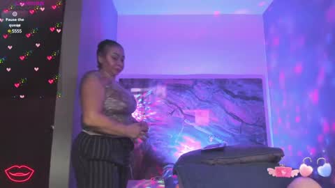 Snapshot of cloee_rabbyt chatting on 01-28-25, 11:17 CLOE online show from 01-28-25, 11:17