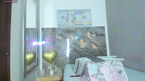 Snapshot of cloee_rabbyt chatting on 03-04-25, 12:01 CLOE online show from 03-04-25, 12:01