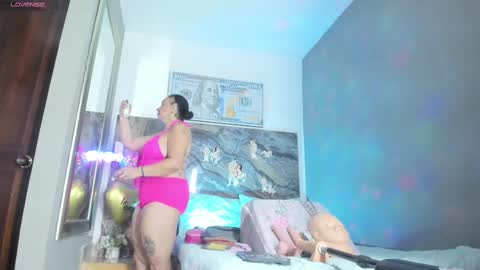 Snapshot of cloee_rabbyt chatting on 03-05-25, 11:38 CLOE online show from 03-05-25, 11:38