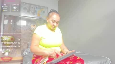 Snapshot of cloee_rabbyt chatting on 03-06-25, 06:26 CLOE online show from 03-06-25, 06:26