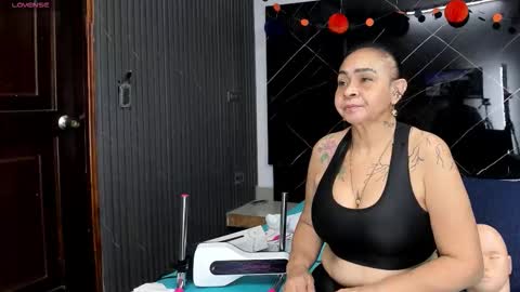 Snapshot of cloee_rabbyt chatting on 11-07-25, 11:21 CLOE online show from 11-07-25, 11:21