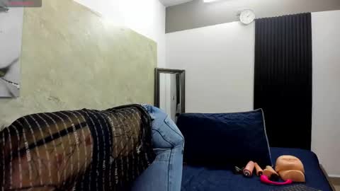 Snapshot of cloee_rabbyt chatting on 11-24-25, 11:21 CLOE online show from 11-24-25, 11:21