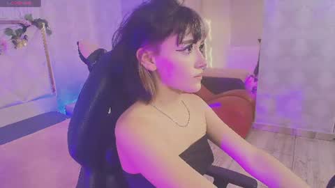 Snapshot of cloee_tay1 chatting on 07-24-26, 11:19 cloee_tay1 online show from 07-24-26, 11:19