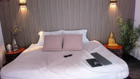 Cloe Harp  online show from 10-09-25, 11:30