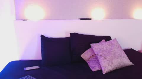 Cloe online show from 04-22-26, 01:12