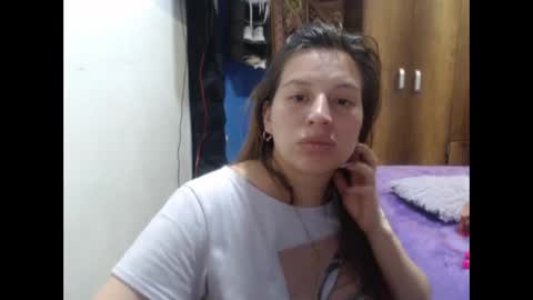 Snapshot of cloepregnant25 chatting on 03-30-26, 12:55 cloepregnant25 online show from 03-30-26, 12:55