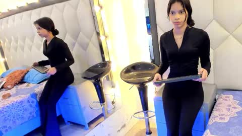 cloeygraweing online show from 10-11-25, 04:27